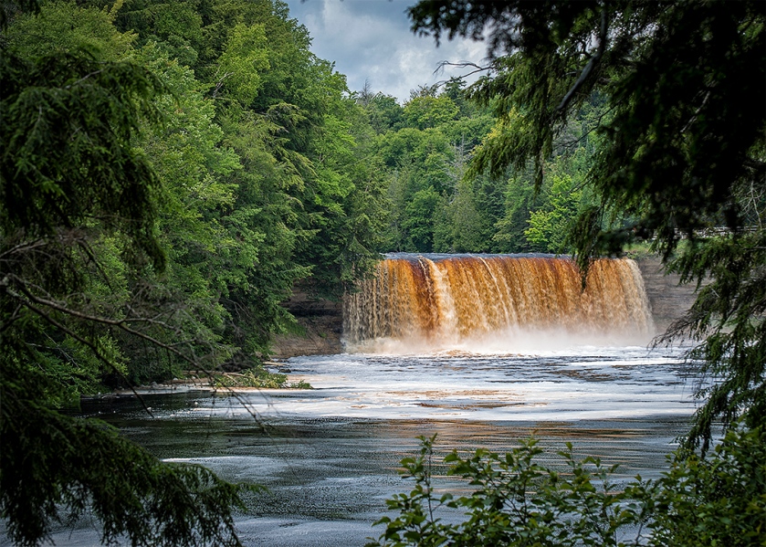 Upper Tahquamenon Falls, sometimes known as Root Beer Falls